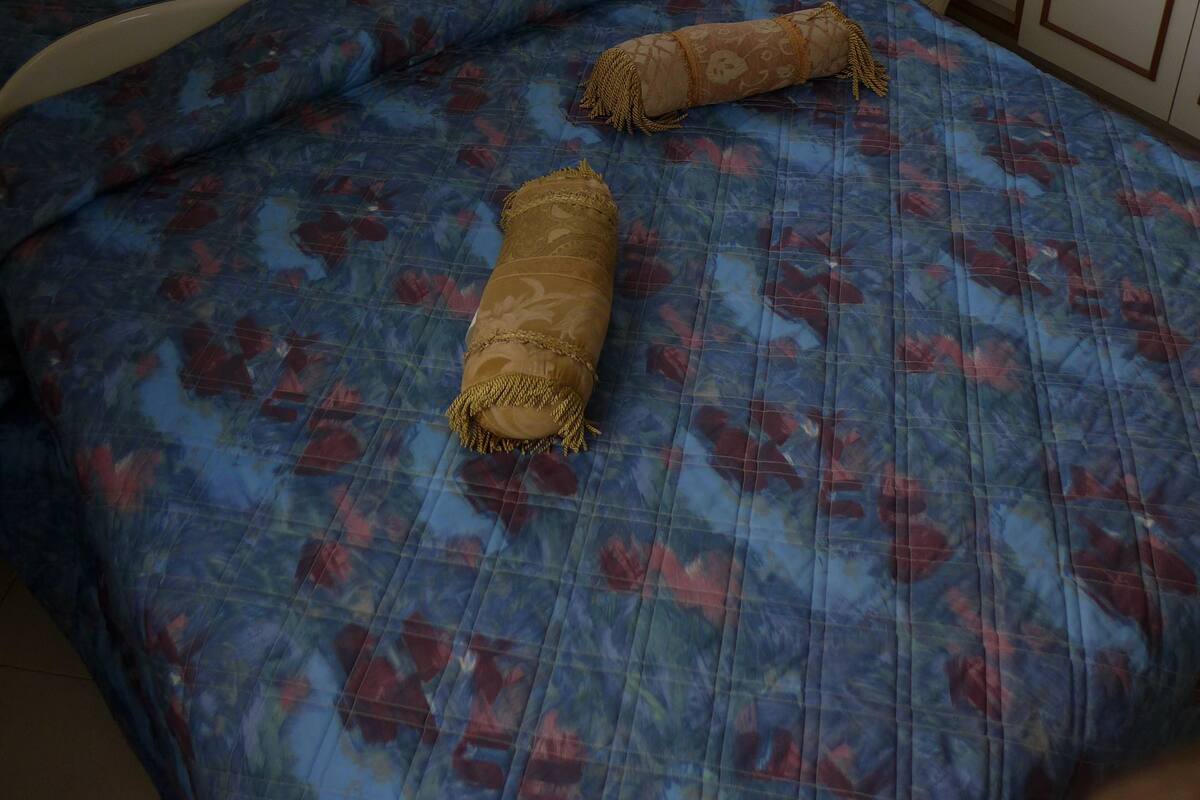 Free WiFi, bed sheets