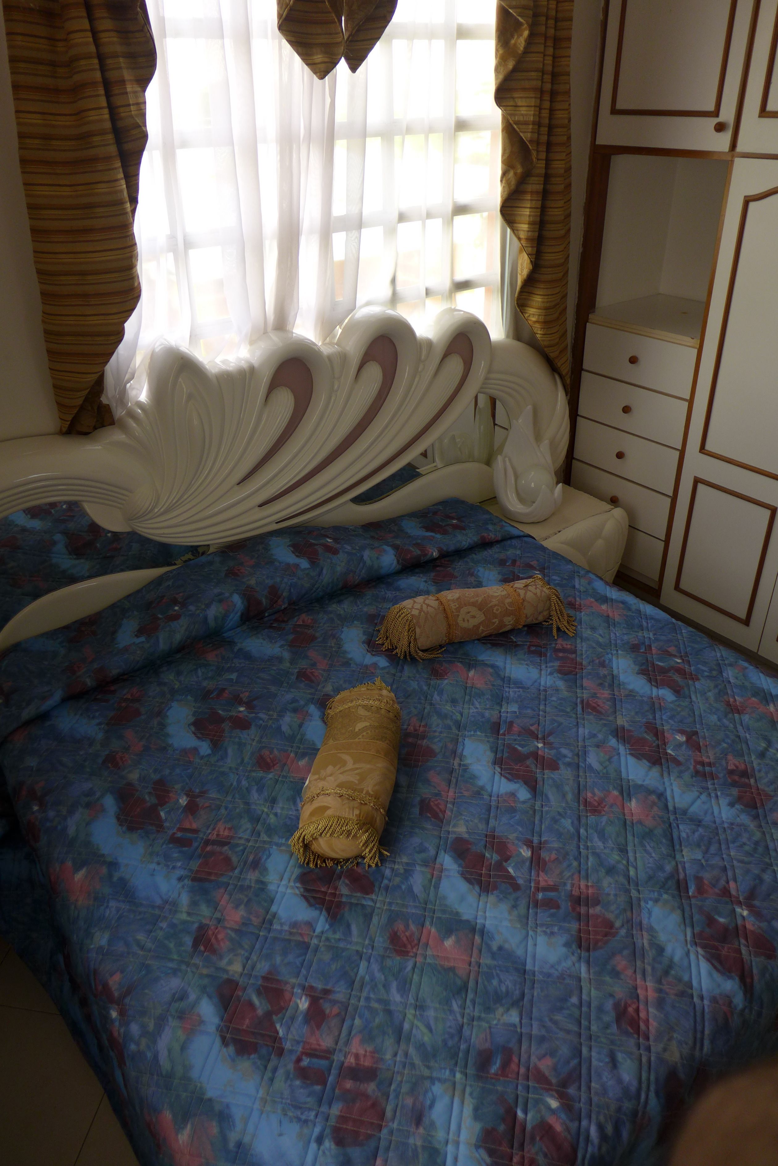 Free WiFi, bed sheets