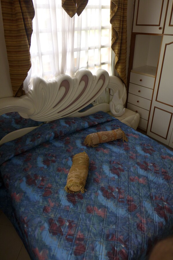 Free WiFi, bed sheets