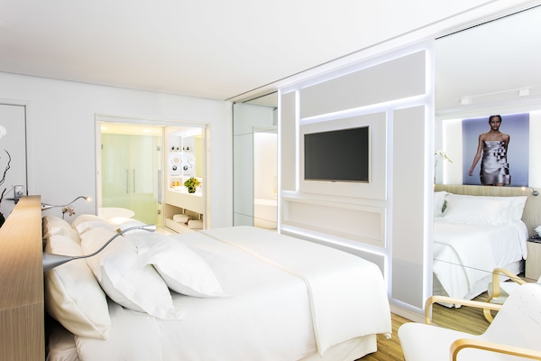 1 bedroom, minibar, in-room safe, individually decorated