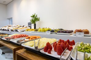 Gratis komplett frukost varje dag 