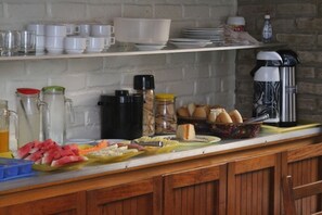 Bao gồm bữa sáng buffet hàng ngày