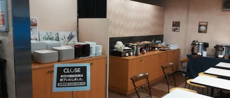 Free daily buffet breakfast