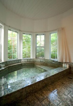 Bañera profunda