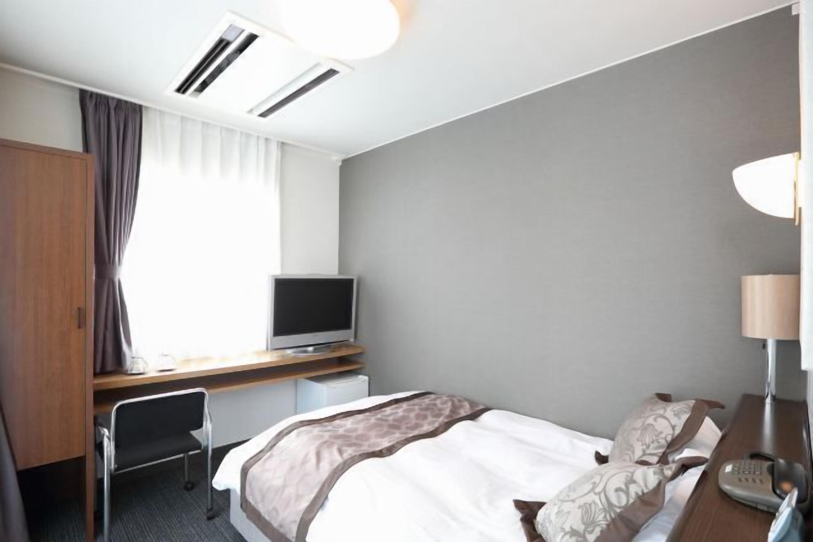 書桌、熨斗/熨衣板、免費無線上網、床單