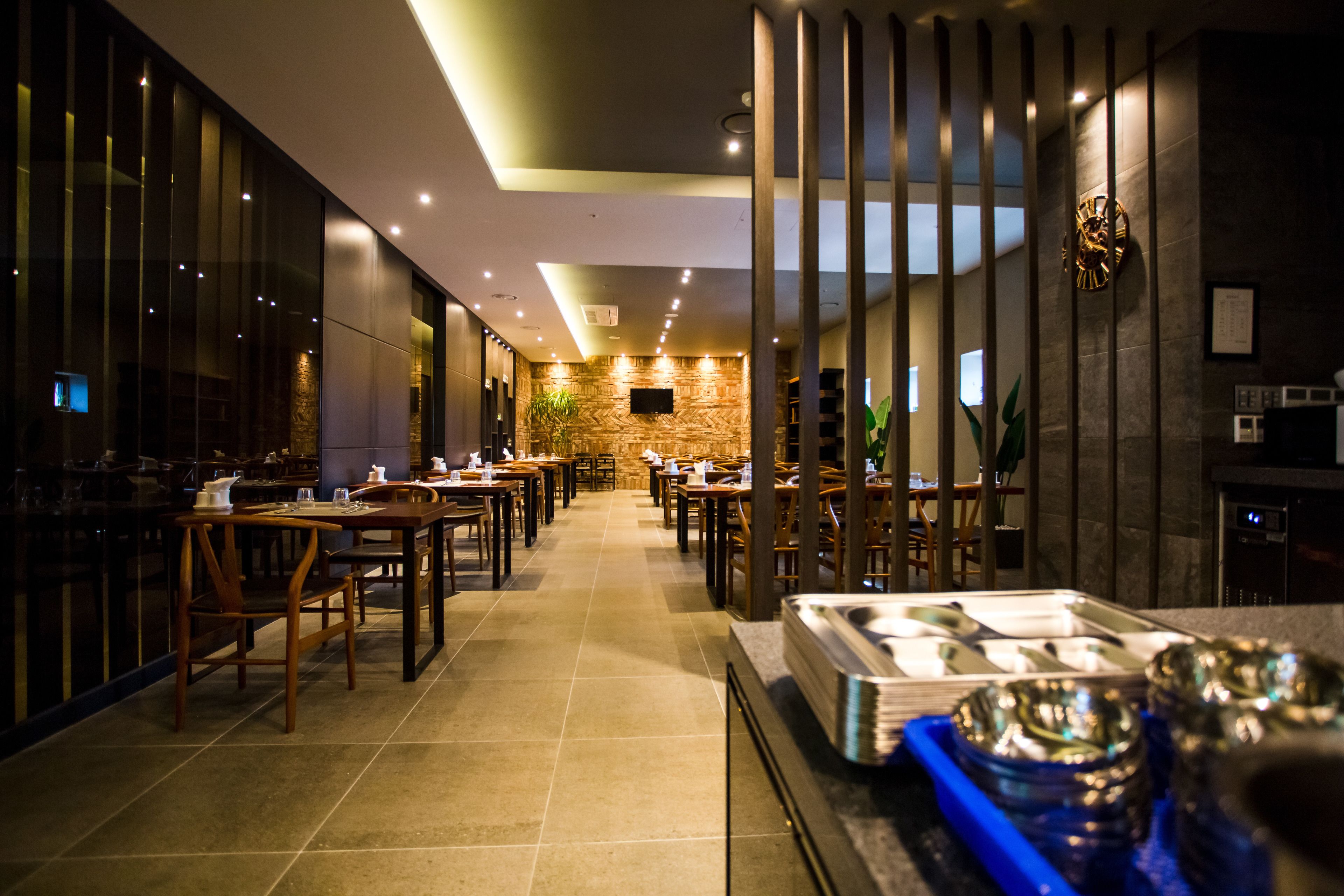 daily buffet breakfast (krw 10000 per person)