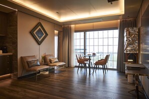 In-room safe, individually decorated, individually furnished, desk