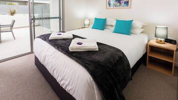 Deluxe Apartment, 1 Bedroom | Soundproofing, iron/ironing board, free WiFi, bed sheets