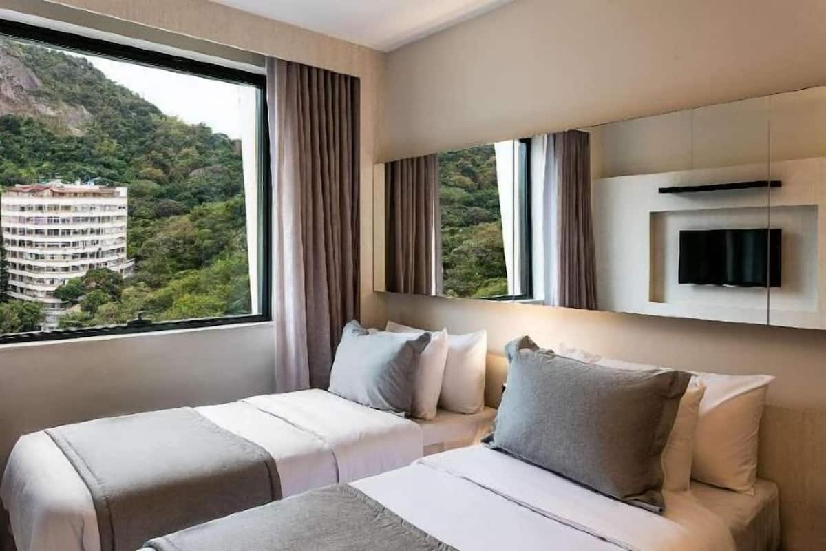 Míníbar, öryggishólf í herbergi, vinnuaðstaða fyrir fartölvur