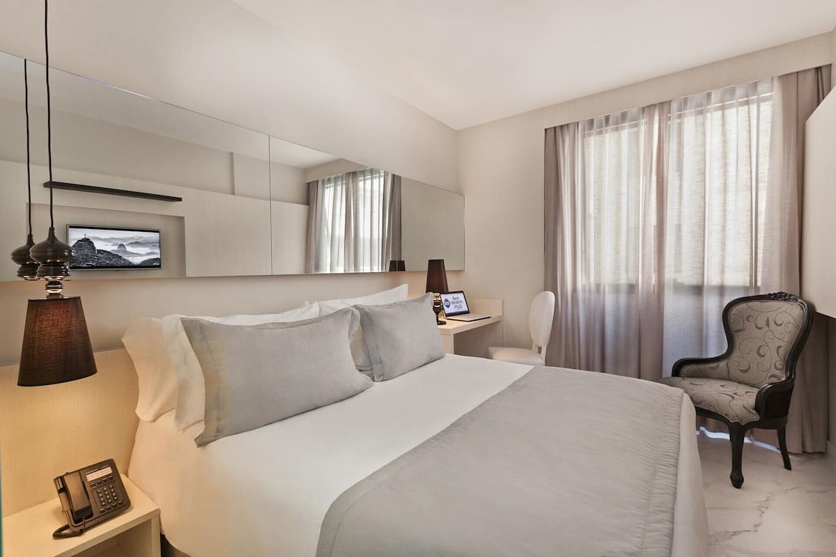 Minibar, Zimmersafe, laptopgeeigneter Arbeitsplatz