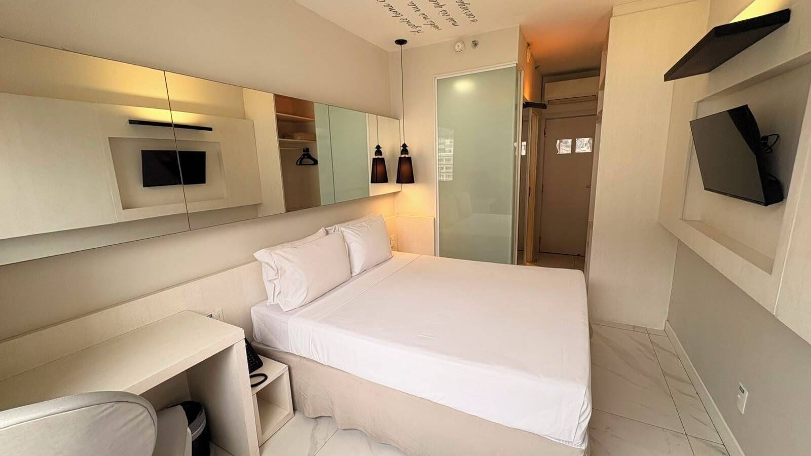 Minibar y caja de seguridad en la habitación 