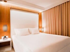 Minibar, caja de seguridad en la habitación y cunas gratuitas 