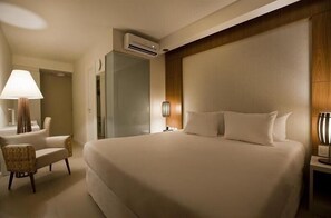 Minibar, caja fuerte, cunas gratuitas y ropa de cama
