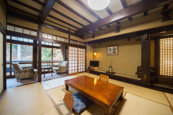 Japanese Room with Toilet, 10 Tatami mats