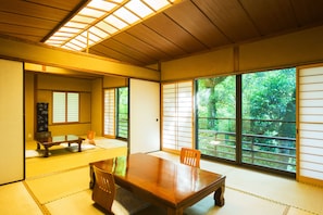 传统客房, 副楼 (with Open-air Bath, ASAGIRI) | 办公桌、免费 WiFi、床单