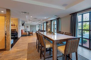 Free continental breakfast