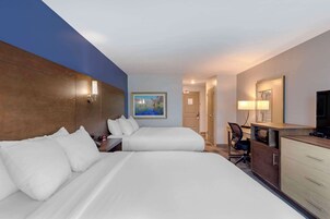 高档床上用品、办公桌、熨斗/熨衣板、免费 WiFi