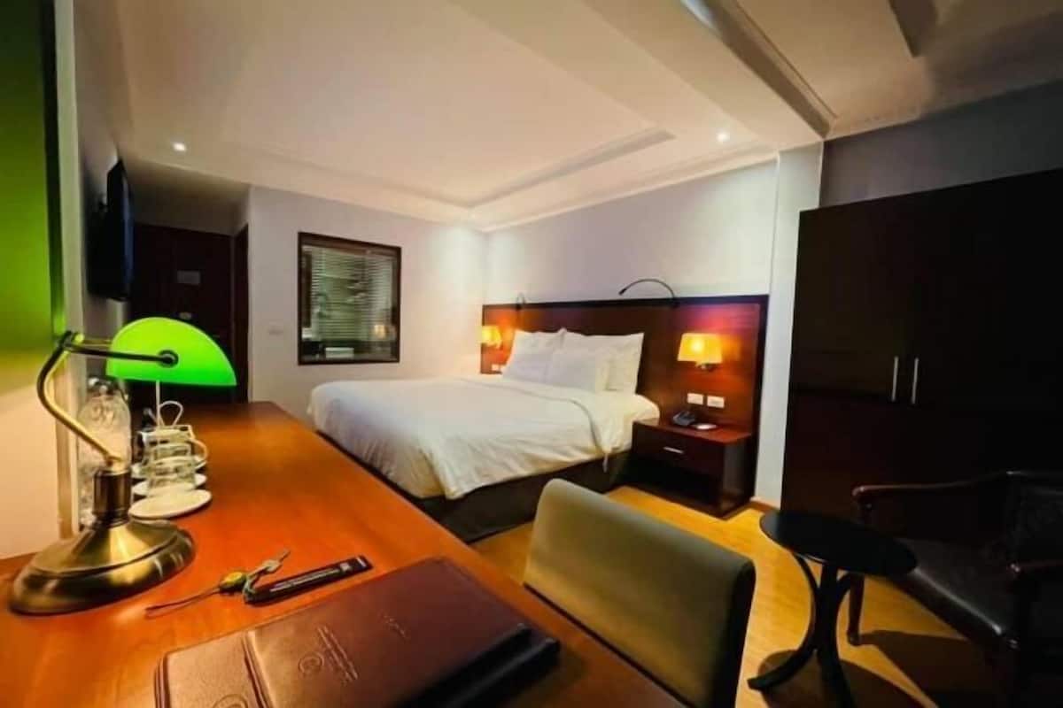 Minibar, in-room safe, desk, soundproofing