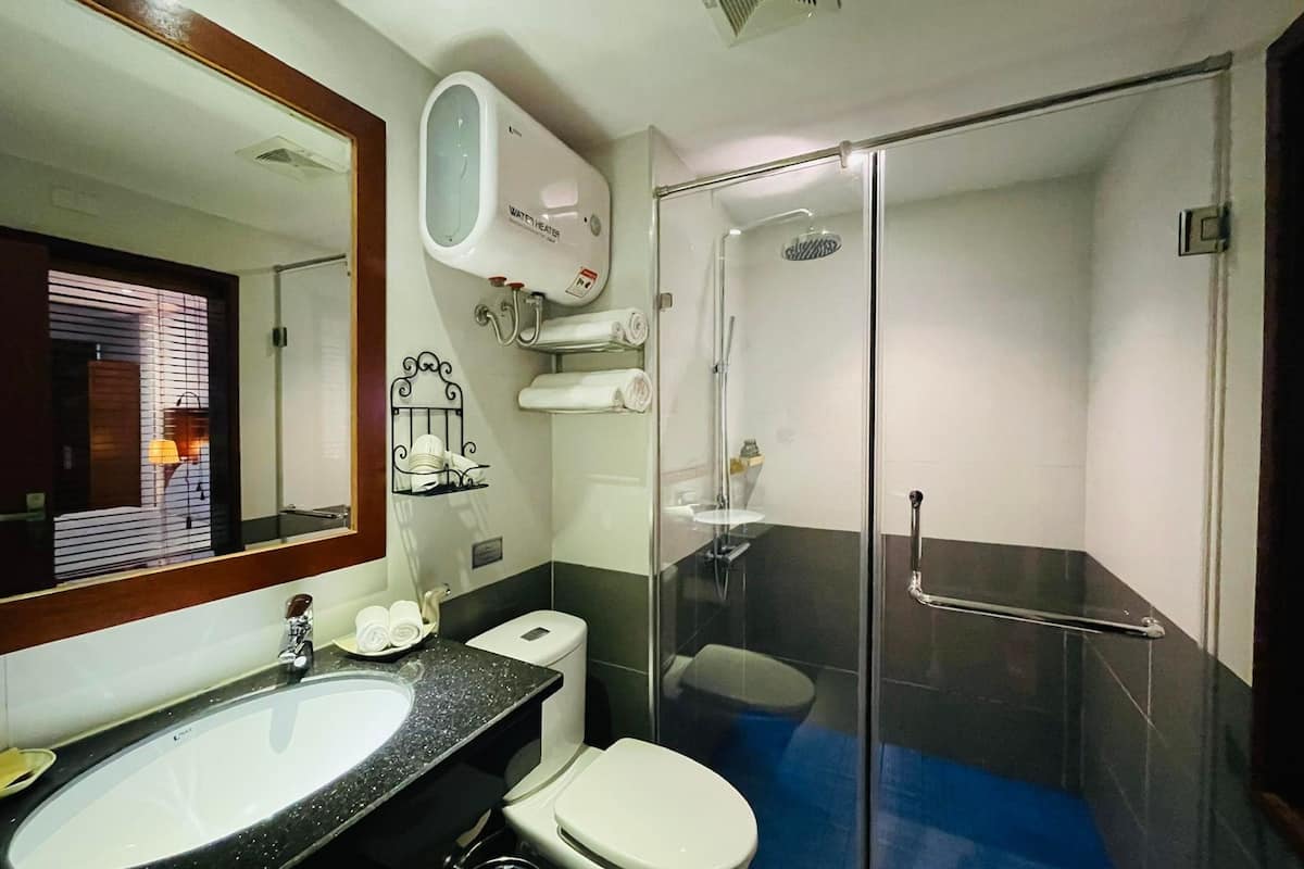 shower, free toiletries, hair dryer, dressing gowns