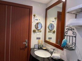 Shower, free toiletries, hair dryer, bathrobes