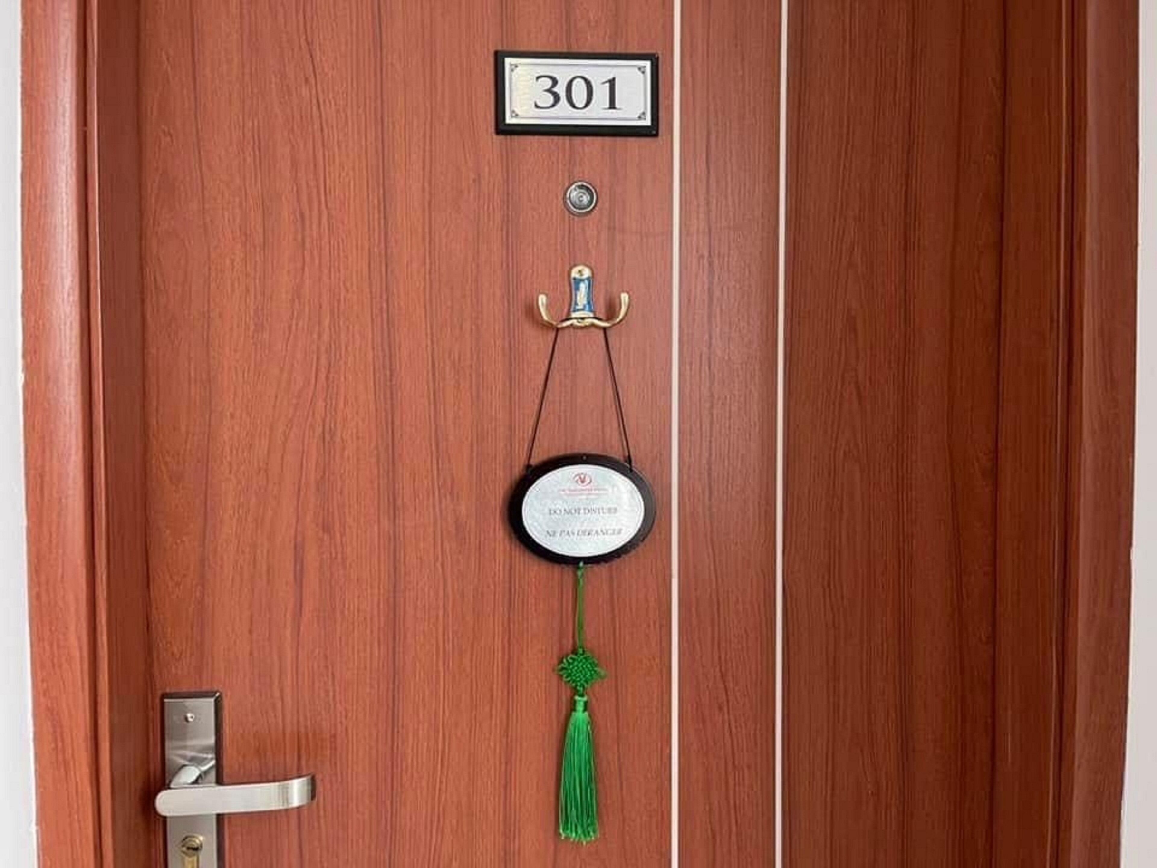 minibar, in-room safe, individually decorated, desk