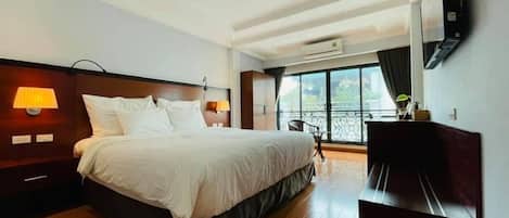 Phòng đôi Junior | Minibar, két bảo mật tại phòng, trang trí khác biệt, bàn
