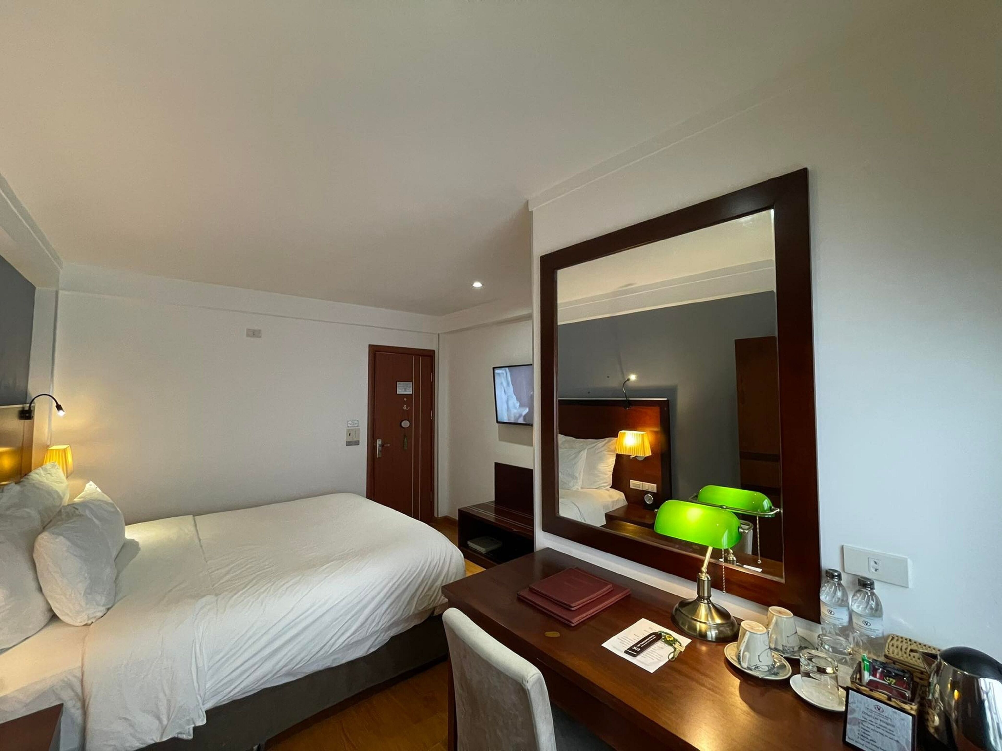 superior double room | minibar, in-room safe, individually decorated, desk