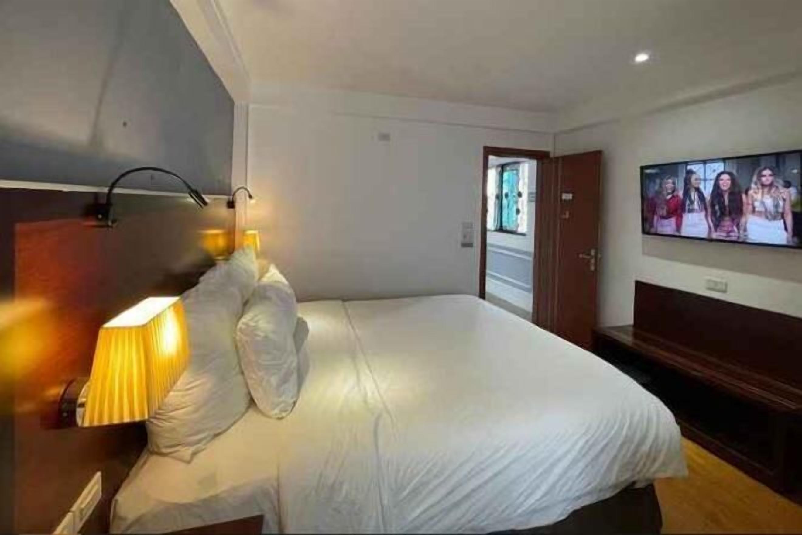 Minibar, in-room safe, individually decorated, desk