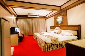 Premier Room | มินิบาร์, ตู้นิรภัยในห้องพัก, โต๊ะทำงาน, ผ้าม่านกันแสง