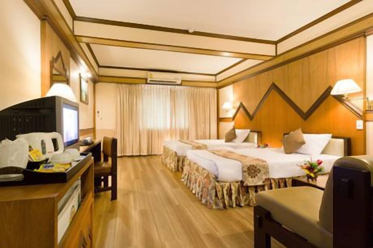 VIP Room | ミニバー、セーフティボックス (室内)、デスク、遮光カーテン