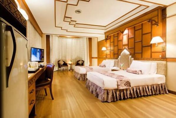 Mini Suite | มินิบาร์, ตู้นิรภัยในห้องพัก, โต๊ะทำงาน, ผ้าม่านกันแสง