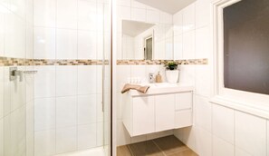 디럭스 타운홈, 침실 2개 | 욕실 | 무료 세면용품