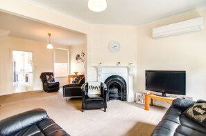 Televisión de pantalla plana