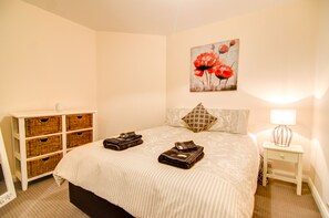 Deluxe Townhome, 2 Katil Ratu (Queen) | 2 bilik tidur, peralatan tempat tidur premium, meja 