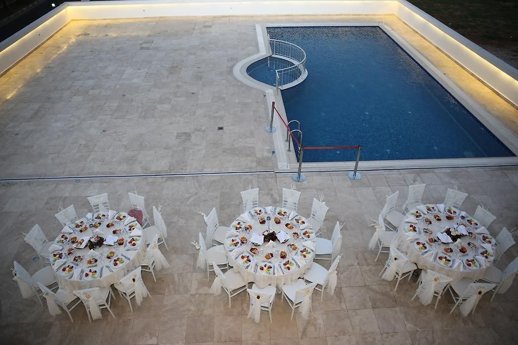 Outdoor pool, pool loungers