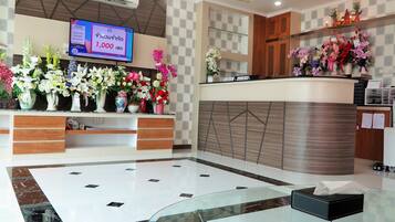 Check-in/check-out kiosk