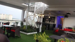 Bar lounge
