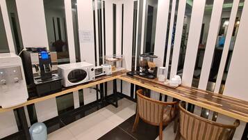 Free daily continental breakfast