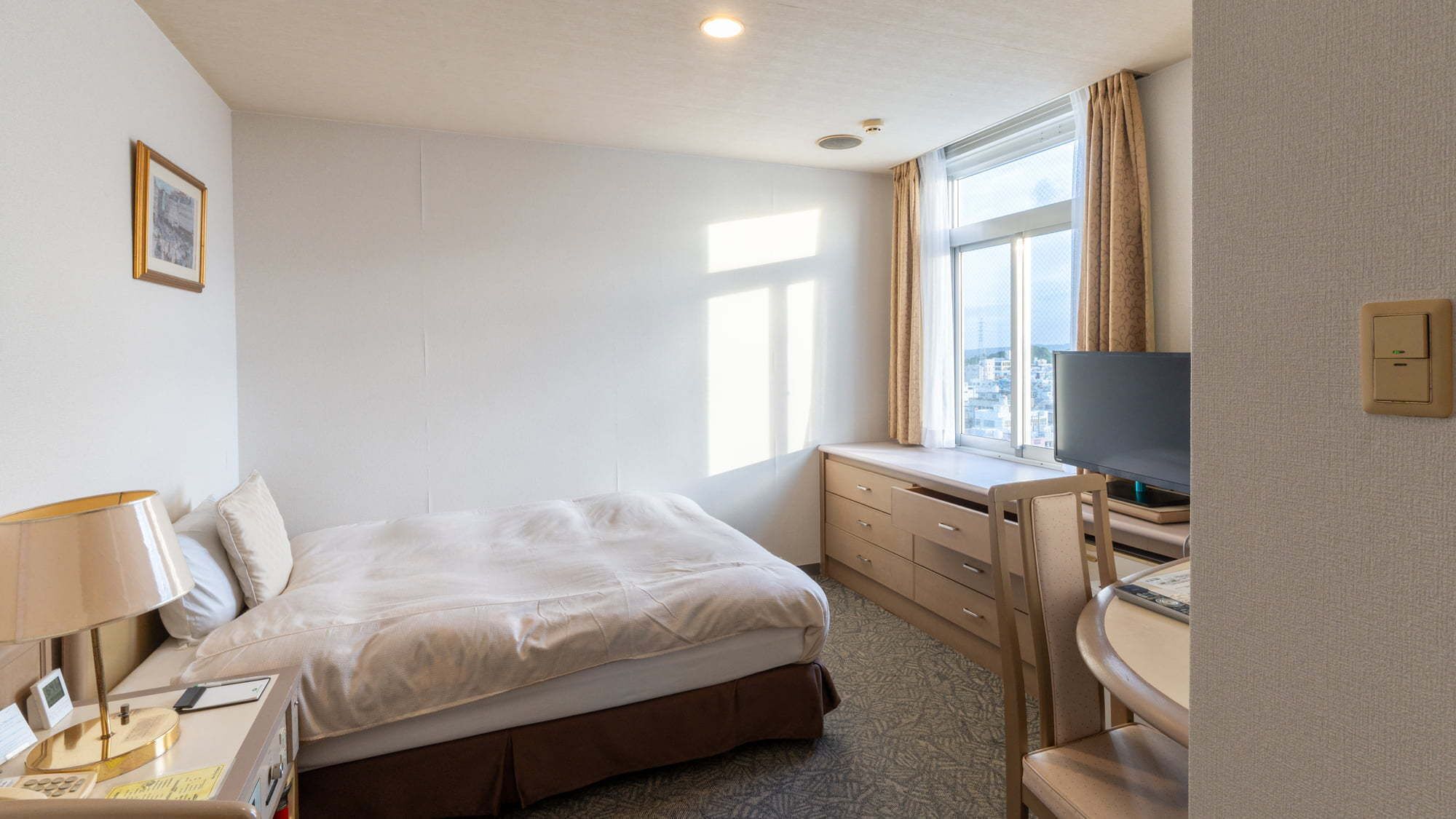 In-room safe, desk, laptop workspace, iron/ironing board