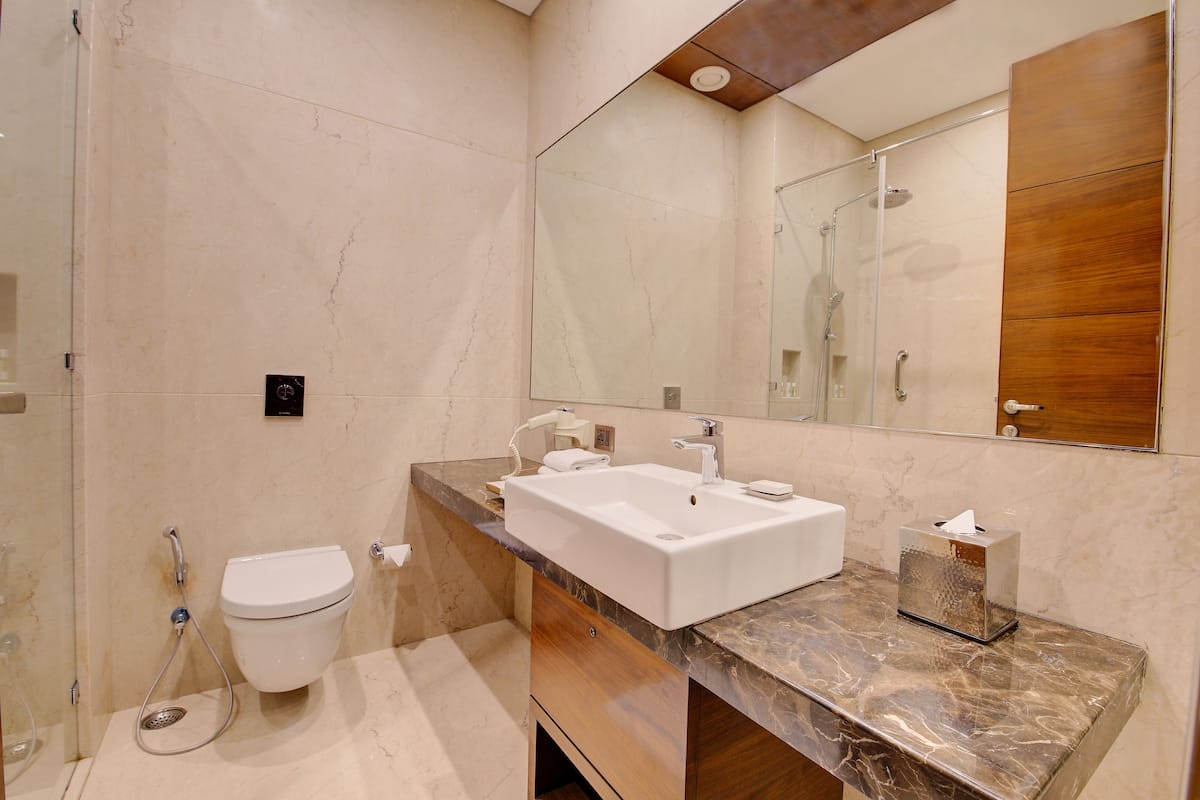 premium bedding, minibar, in-room safe, desk