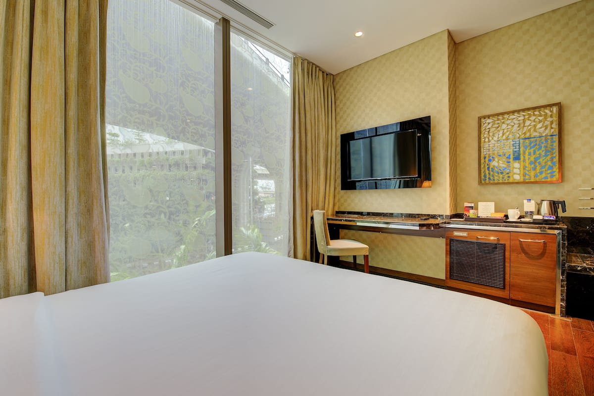 Hochwertige Bettwaren, Minibar, Zimmersafe, Schreibtisch