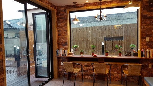 Interior - Nolewaluck (Gyeongju)