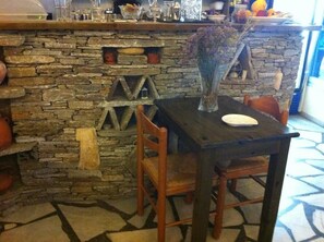 Interior - Afrodite Hotel (Tinos)