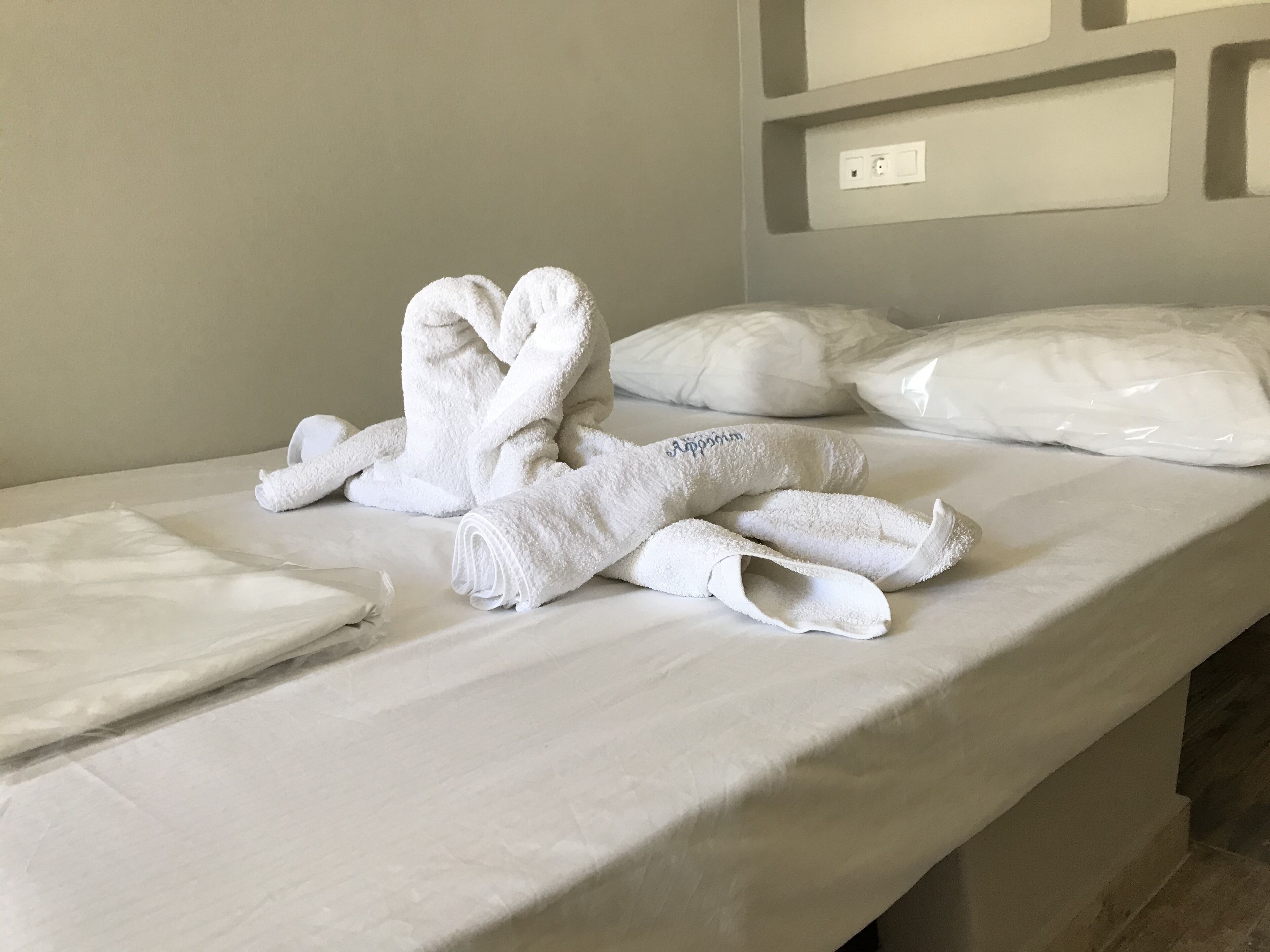 standard room | free cots/infant beds, free wifi, bed sheets