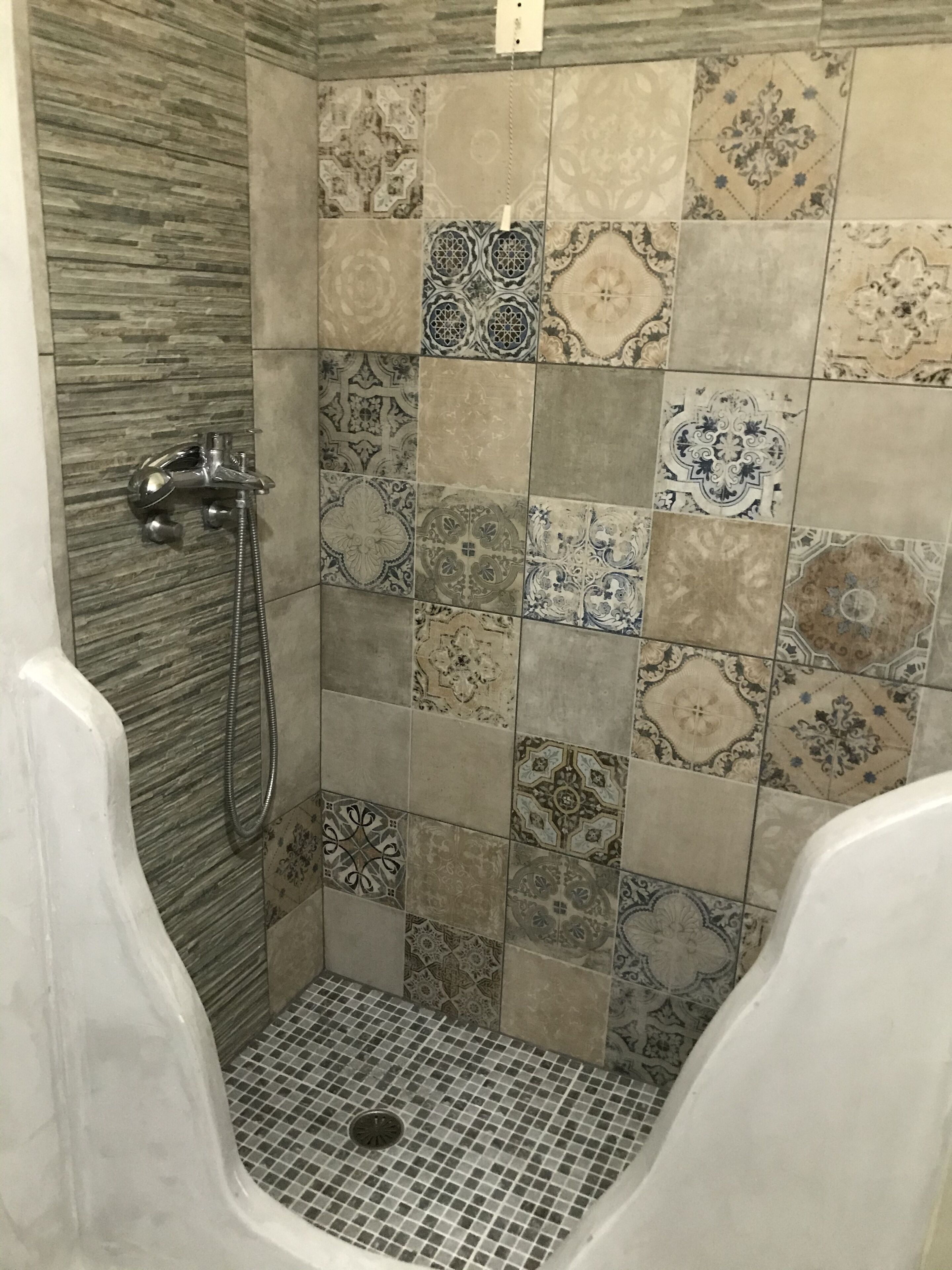 standard room | bathroom | shower, free toiletries, hair dryer, towels