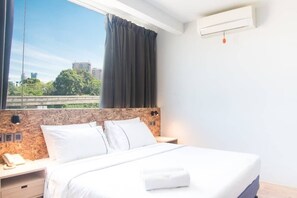 Executive Suite | Desk, soundproofing, free WiFi, bed sheets