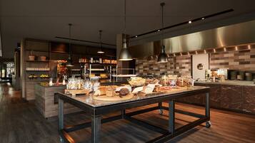 Daily full breakfast (EUR 19.00 per person)