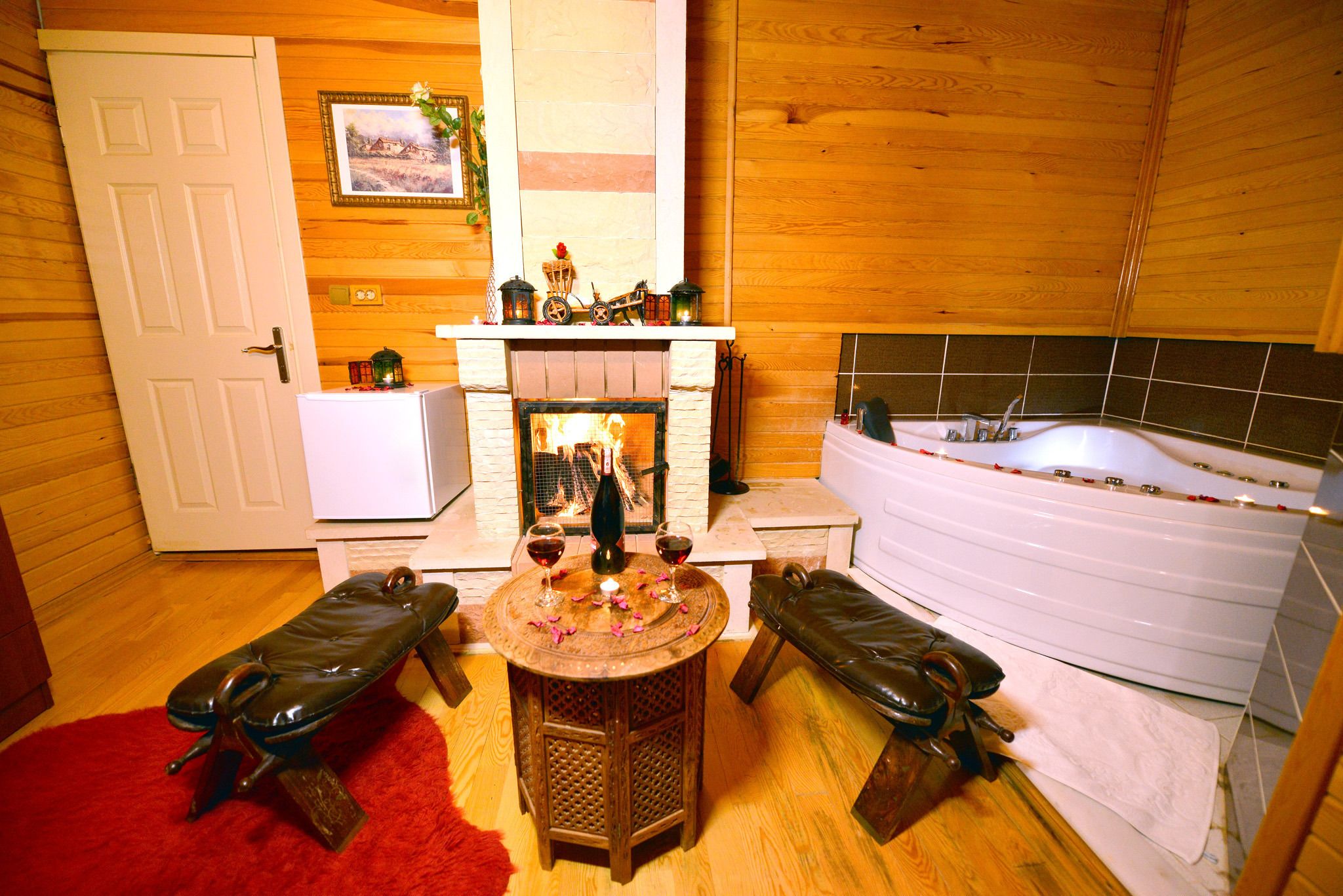 deluxe double room, fireplace (jacuzzi) | room amenity