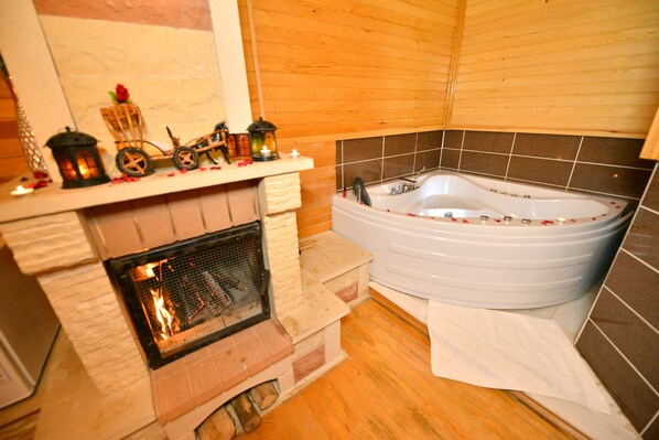 Habitación doble Deluxe, chimenea (Jacuzzi) | Servicios de la habitación
