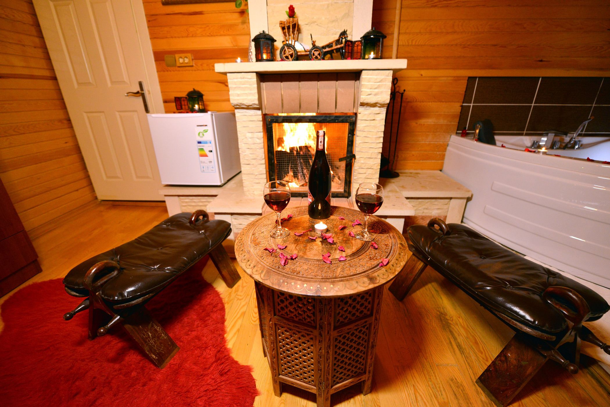 deluxe double room, fireplace (jacuzzi) | premium bedding, soundproofing, iron/ironing board